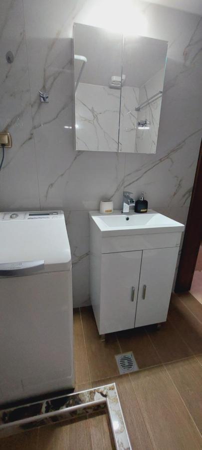 Black Flox Apartment Драма Экстерьер фото